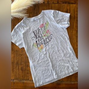 Ariat Women’s Medium Graphic T-Shirt “Wild at Heart” Gray Floral